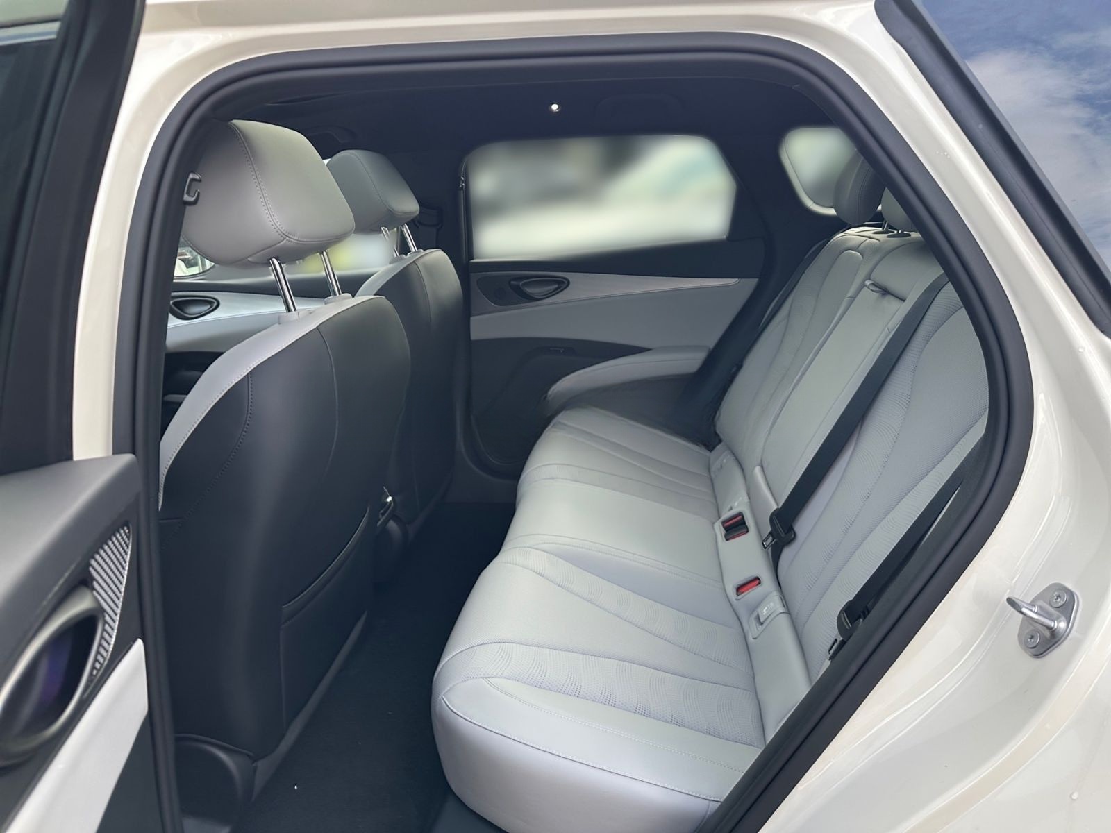 BYD Seal 6 DM-i Touring Comfort Lite PANO SITZHZ V2L foto 11