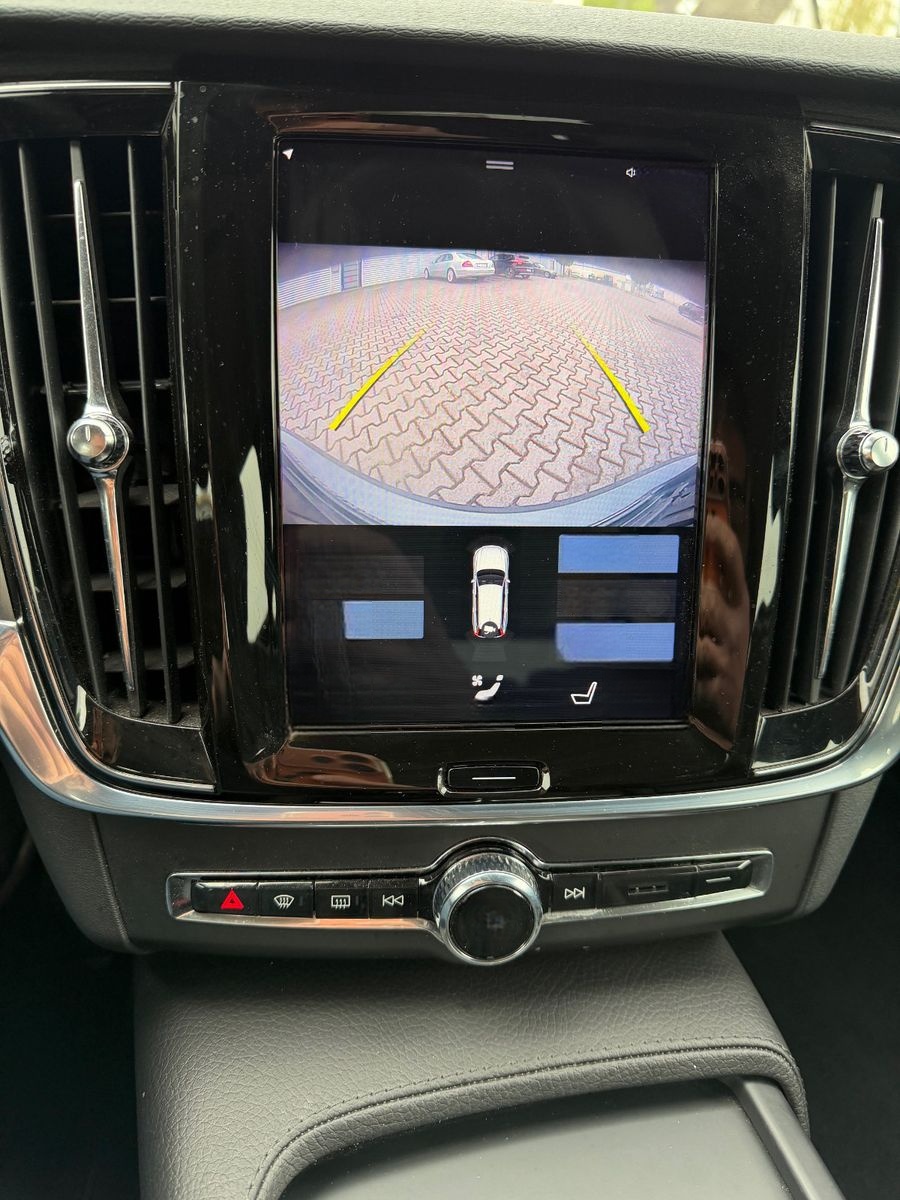 Volvo V90 D4 Momentum Aut. - LEDER+NAVI+LED+BLIS+AHK foto 12
