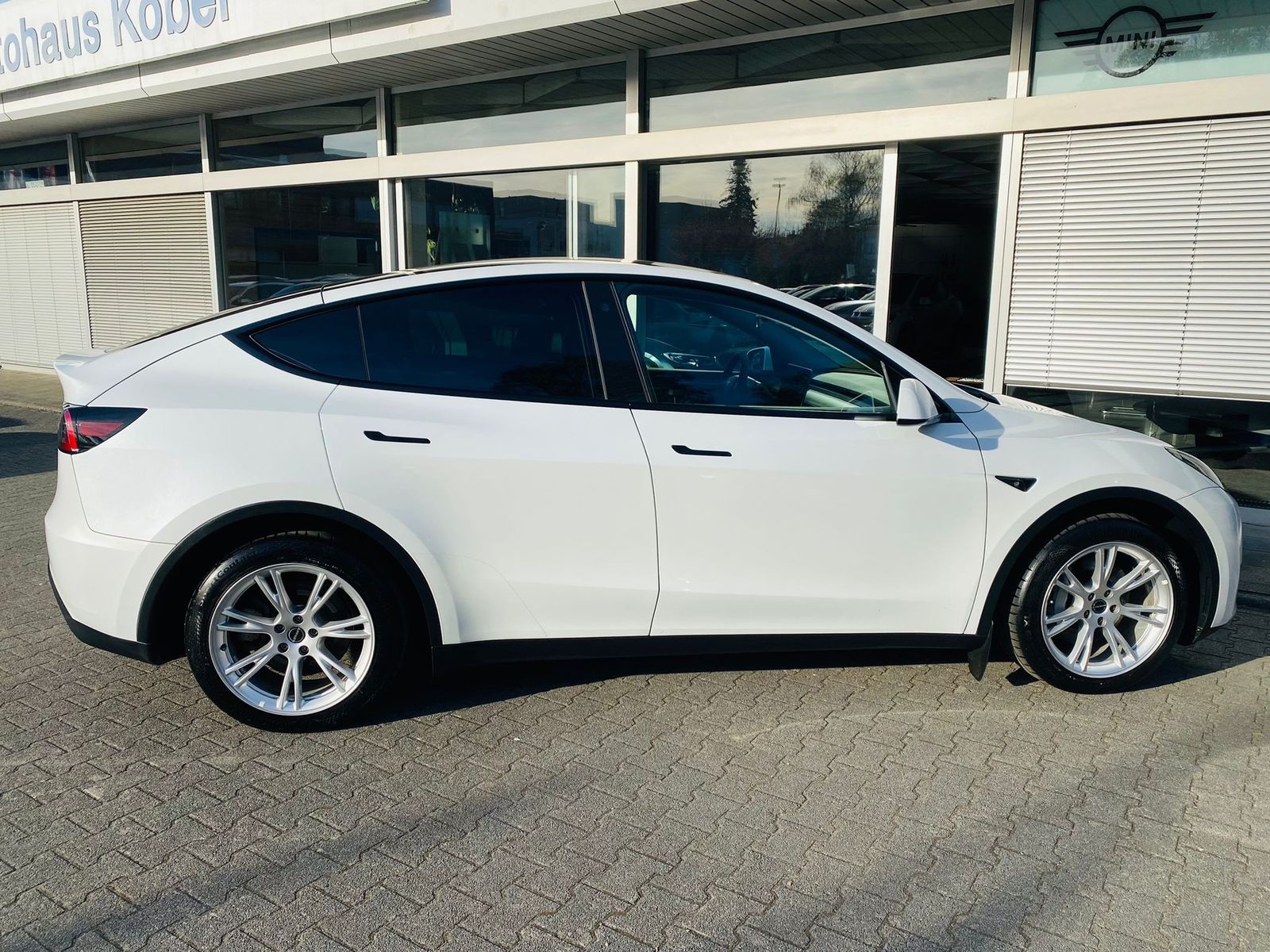 Tesla Model Y LR Dual AWD PANO+STDHZ+NAVI+LED+ACC+AHK+ foto 4