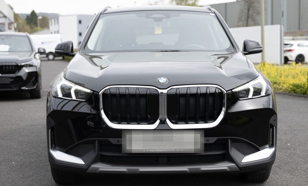 BMW X1 xDrive 20d AHK HUD 360° LED ACC NAVI H/K SHZ foto 2