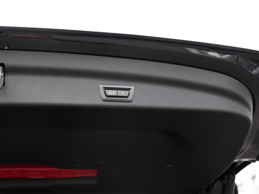 BMW X1 xDrive 20d AHK HUD 360° LED ACC NAVI H/K SHZ foto 14