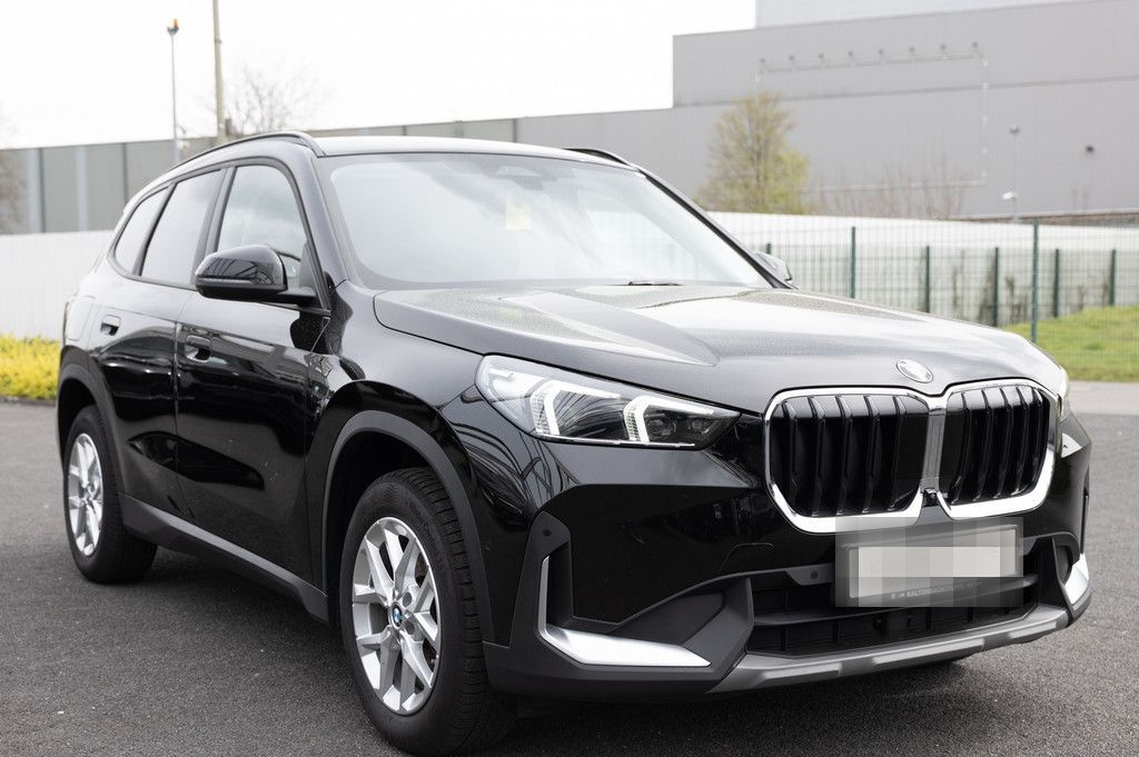 BMW X1 xDrive 20d AHK HUD 360° LED ACC NAVI H/K SHZ foto 3