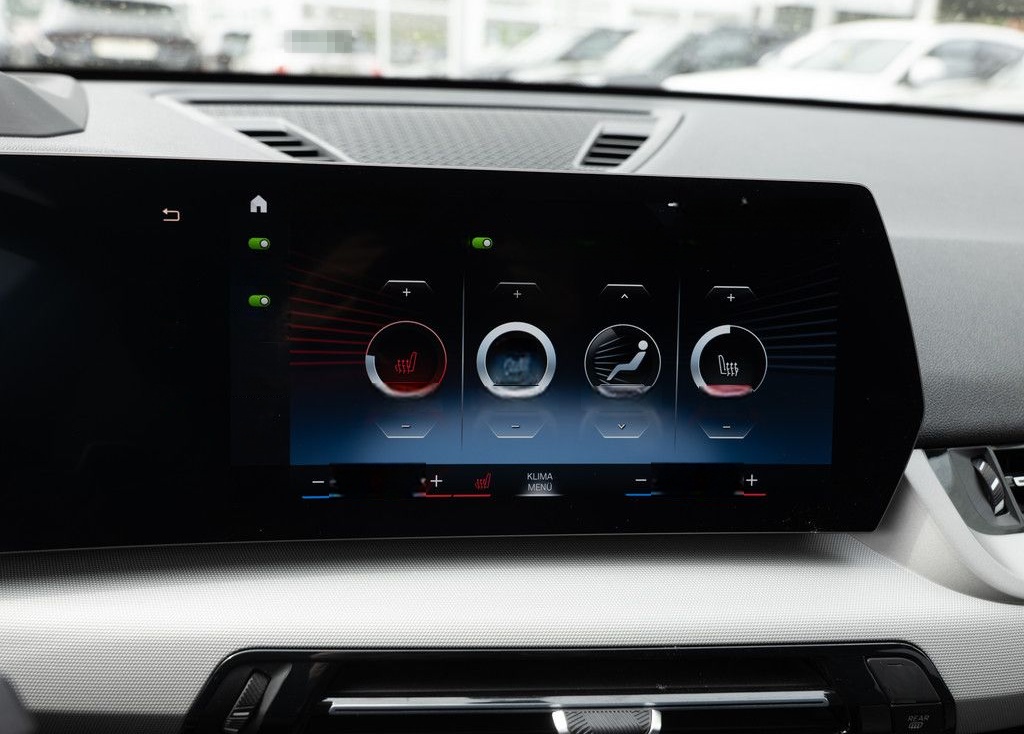 BMW X1 xDrive 20d AHK HUD 360° LED ACC NAVI H/K SHZ foto 21