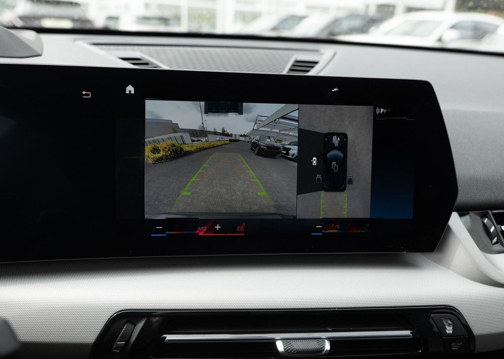 BMW X1 xDrive 20d AHK HUD 360° LED ACC NAVI H/K SHZ foto 22