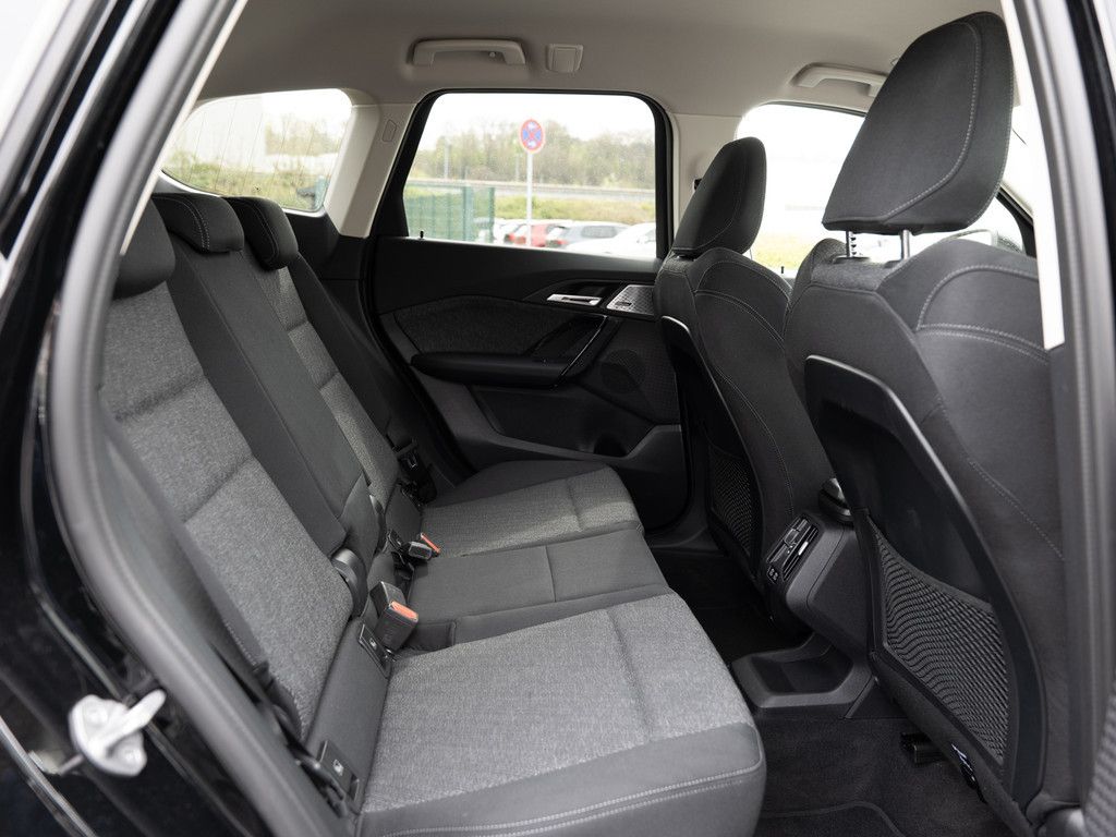 BMW X1 xDrive 20d AHK HUD 360° LED ACC NAVI H/K SHZ foto 10