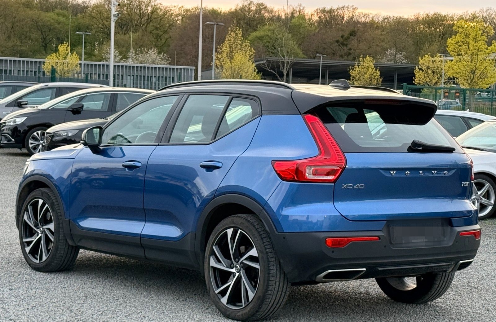 Volvo XC 40 T5 R Design AWD Panoramadach foto 13
