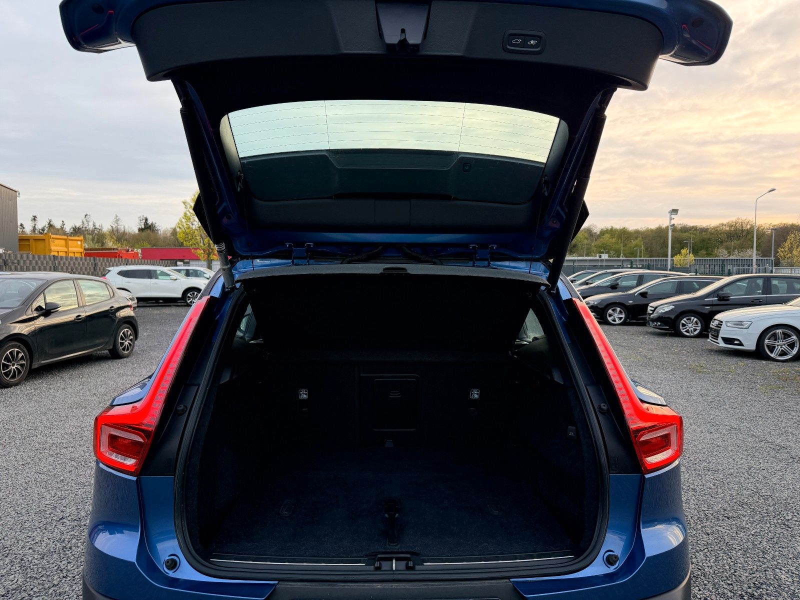 Volvo XC 40 T5 R Design AWD Panoramadach foto 16