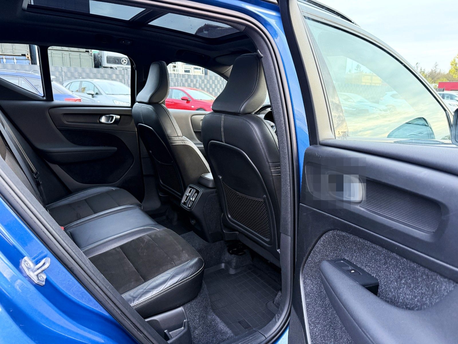 Volvo XC 40 T5 R Design AWD Panoramadach foto 17