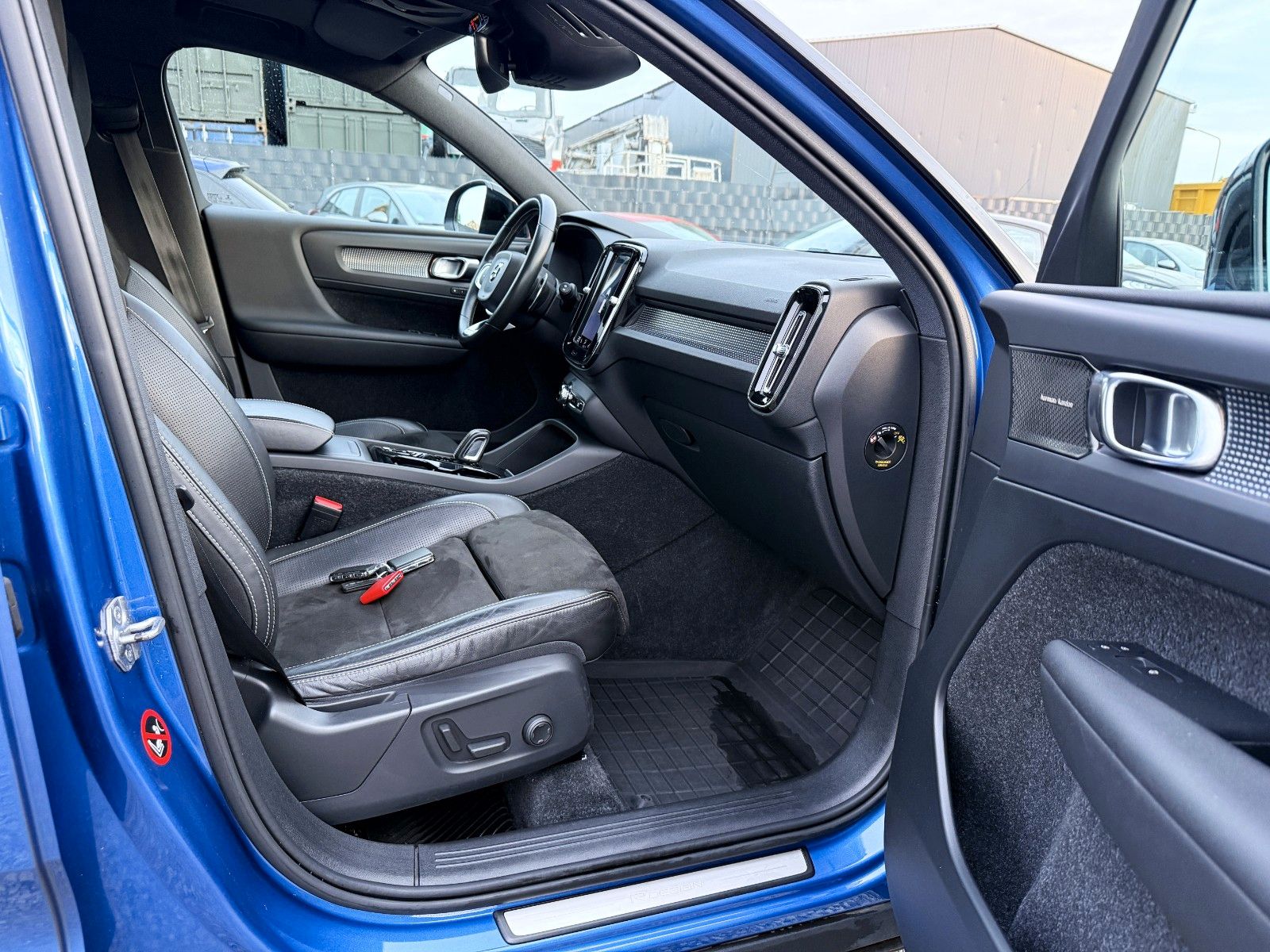 Volvo XC 40 T5 R Design AWD Panoramadach foto 20