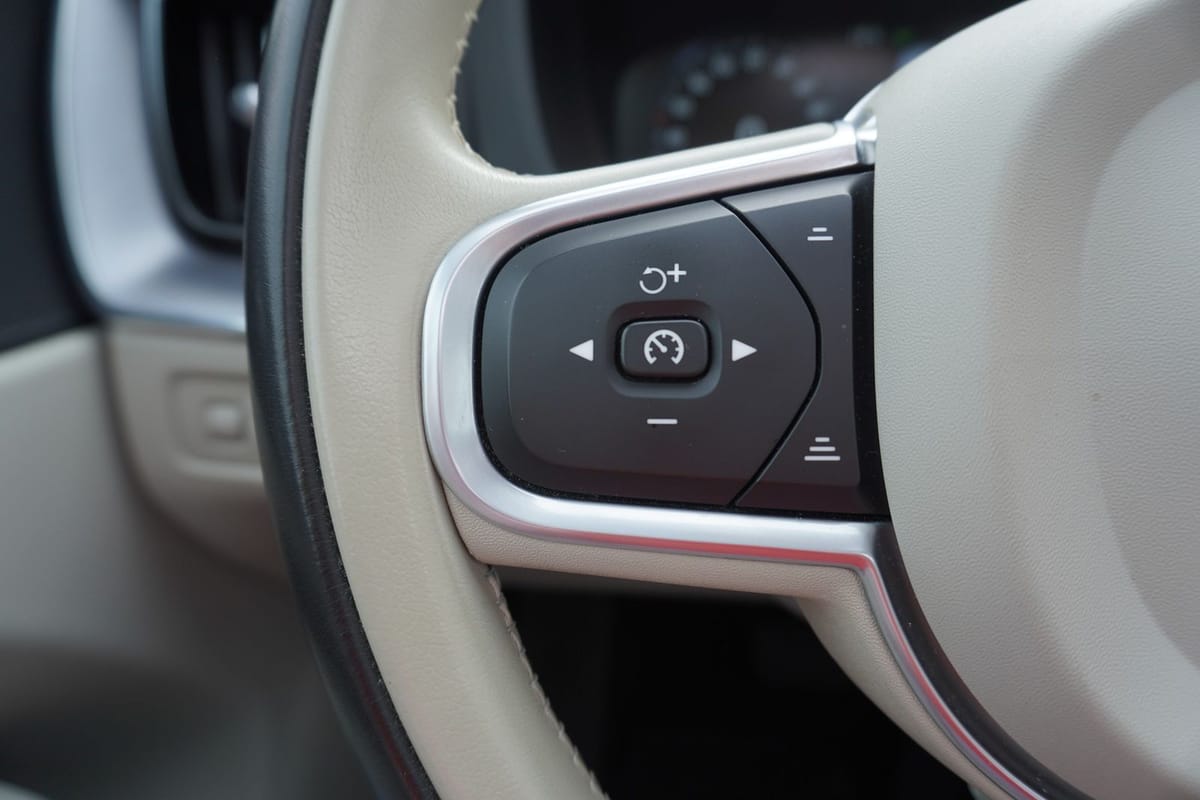 Volvo XC60 B5 AWD Momentum Pro Panorama Navi LED PDC foto 21