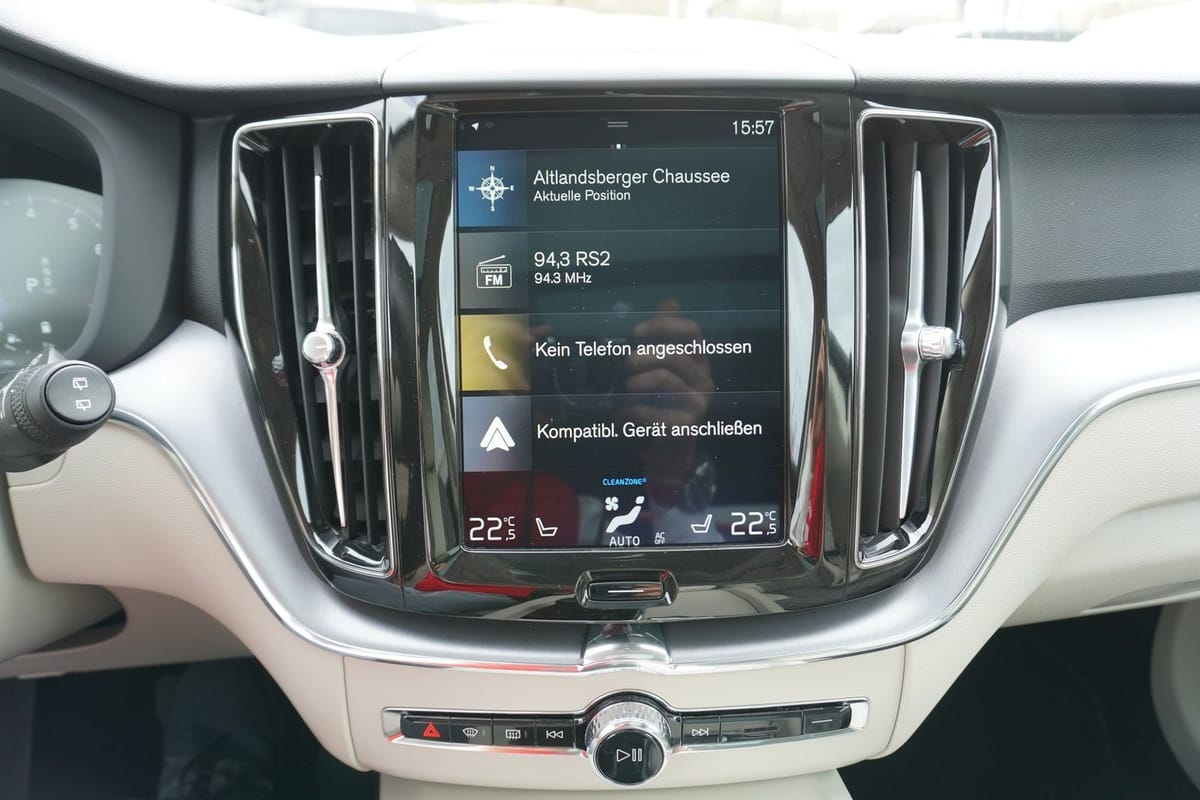 Volvo XC60 B5 AWD Momentum Pro Panorama Navi LED PDC foto 24