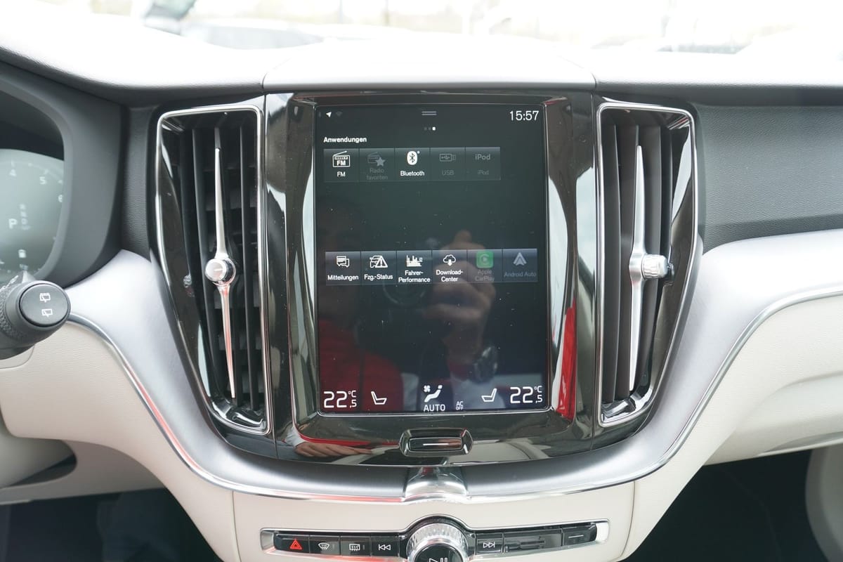 Volvo XC60 B5 AWD Momentum Pro Panorama Navi LED PDC foto 25