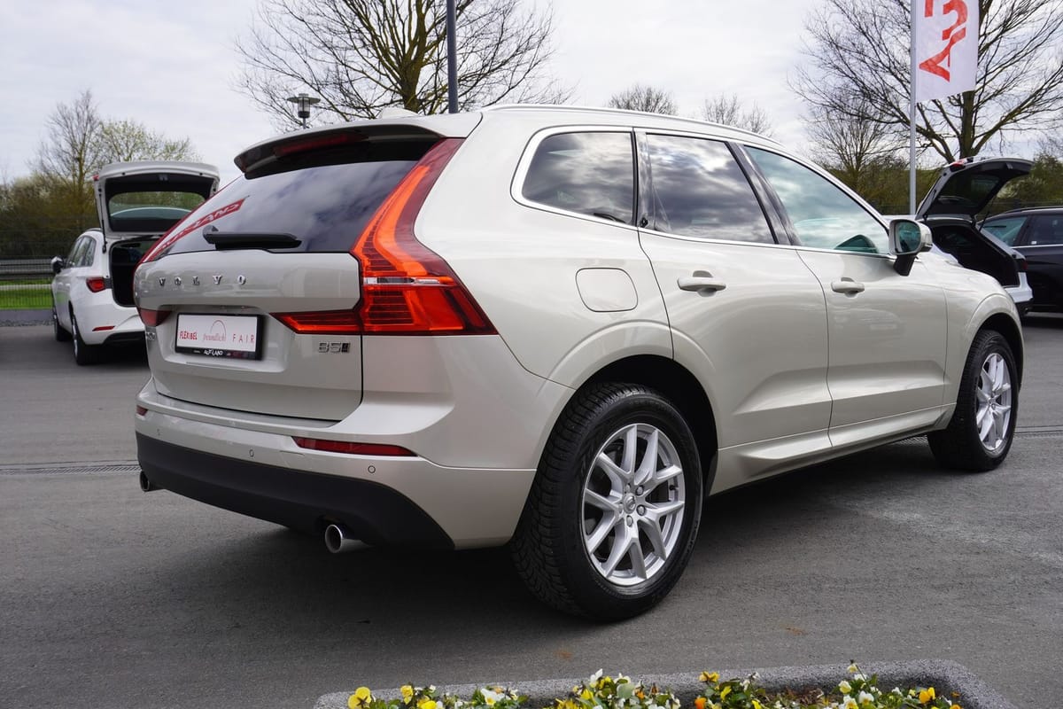 Volvo XC60 B5 AWD Momentum Pro Panorama Navi LED PDC foto 5