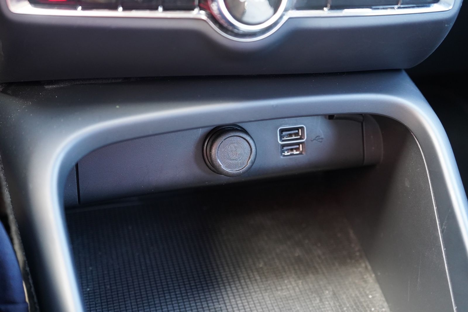 Volvo XC40 1.5 Momentum Pro 2WD foto 18