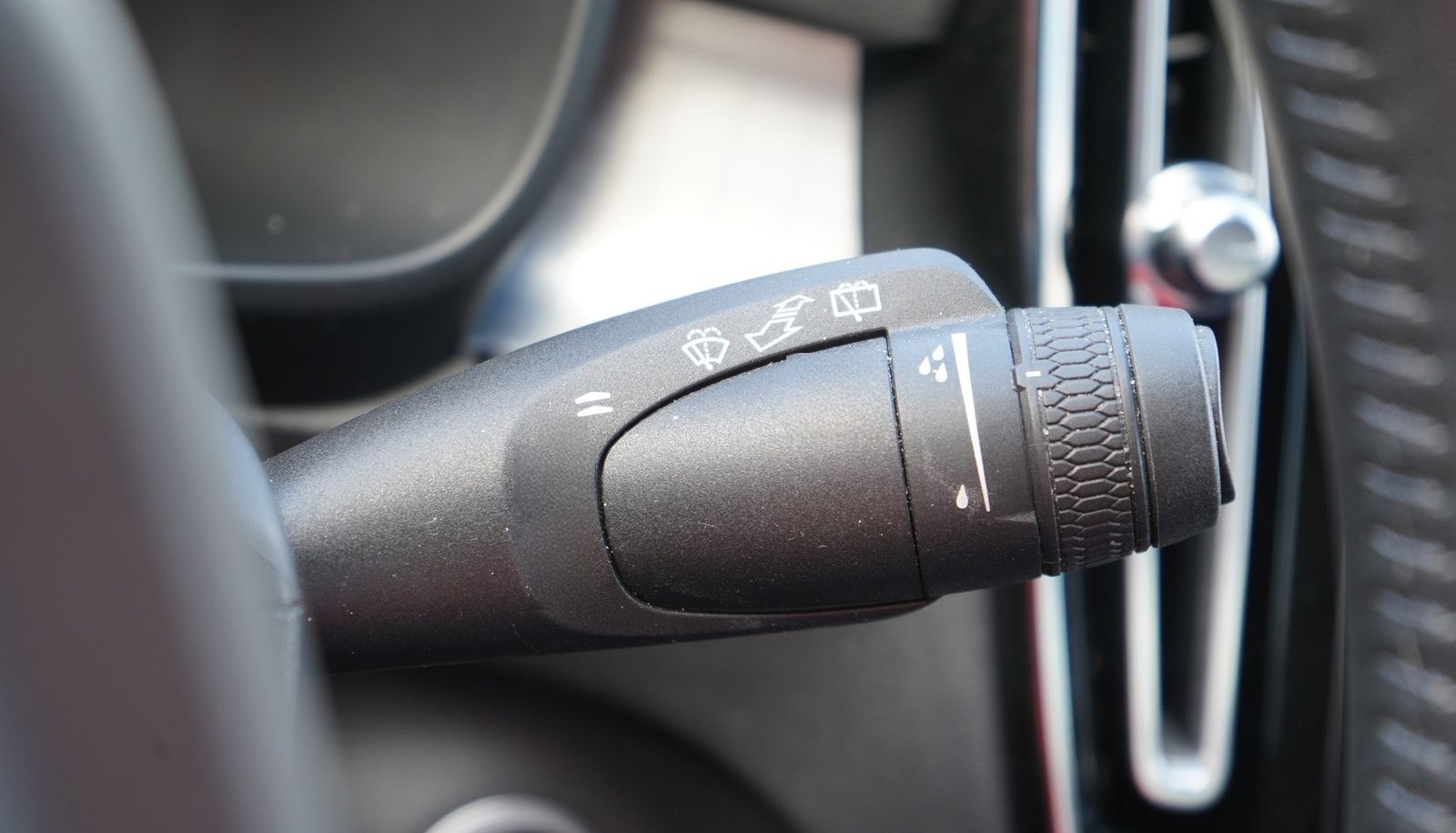 Volvo XC40 1.5 Momentum Pro 2WD foto 25