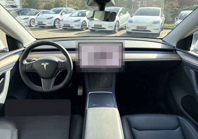 Tesla Model Y Performance foto 14