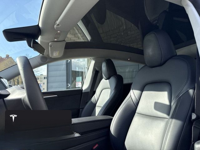 Tesla Model Y Performance foto 18