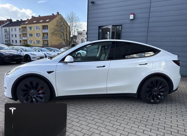 Tesla Model Y Performance foto 4