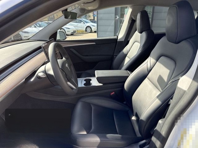 Tesla Model Y Performance foto 10