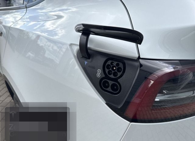 Tesla Model Y Long Range AWD foto 19
