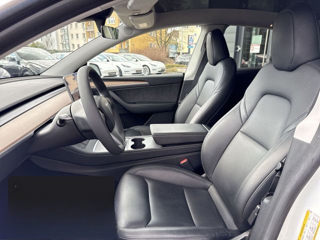 Tesla Model Y Long Range AWD foto 10