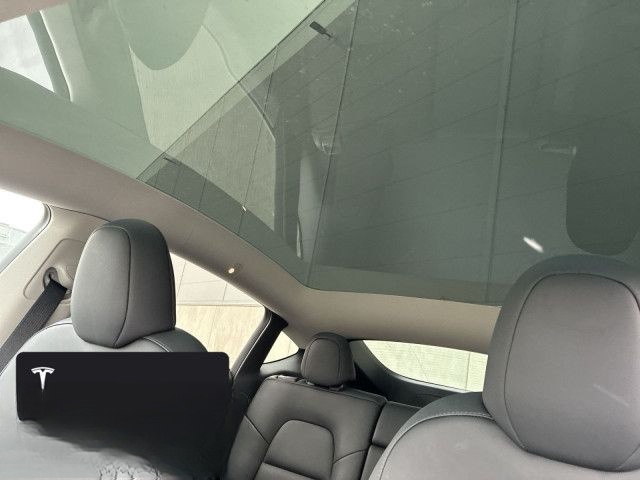 Tesla Model Y Long Range AWD foto 17