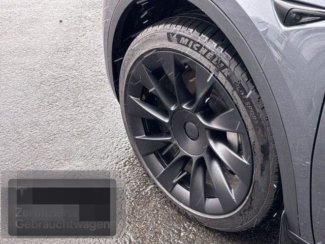Tesla Model Y Long Range AWD foto 7