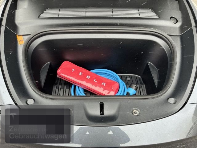 Tesla Model Y Long Range AWD foto 8