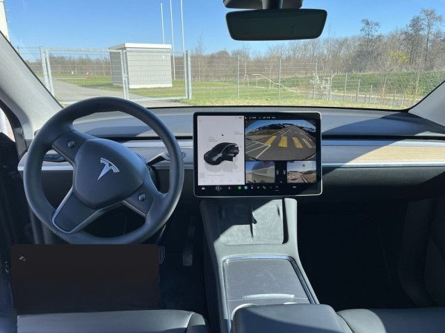 Tesla Model Y Long Range AWD foto 15