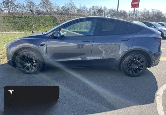 Tesla Model Y Long Range AWD foto 4