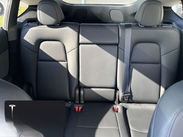 Tesla Model Y Long Range AWD foto 11