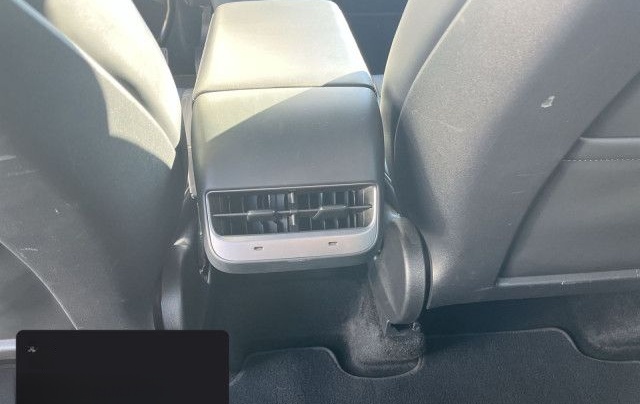 Tesla Model Y Long Range AWD foto 12