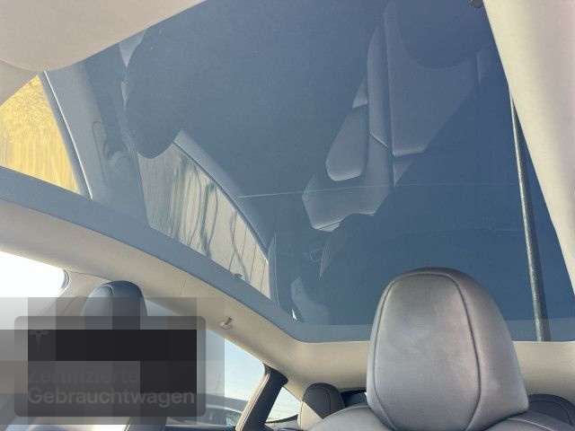 Tesla Model Y Long Range AWD foto 17