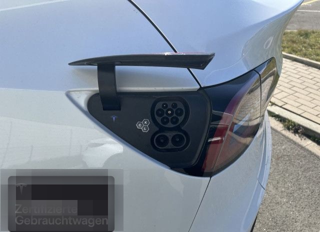 Tesla Model Y Long Range AWD foto 18