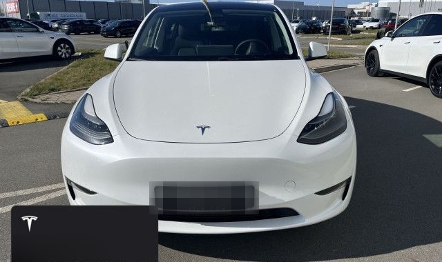 Tesla Model Y Long Range AWD foto 3