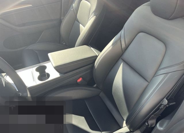 Tesla Model Y Long Range AWD foto 9