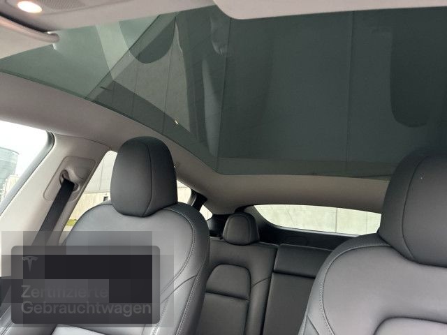 Tesla Model Y Long Range AWD foto 18
