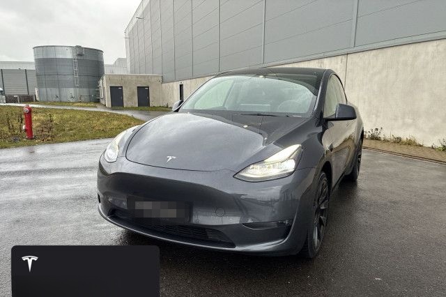 Tesla Model Y Long Range AWD foto 2