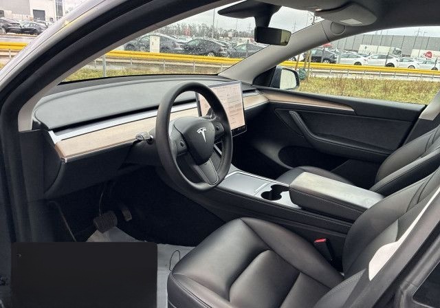 Tesla Model Y Long Range AWD foto 11