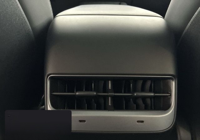 Tesla Model Y Long Range AWD foto 13