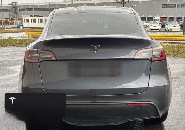 Tesla Model Y Long Range AWD foto 6