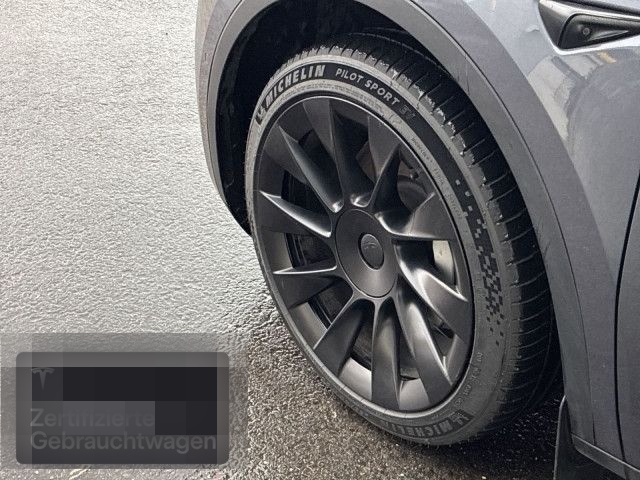 Tesla Model Y Long Range AWD foto 7
