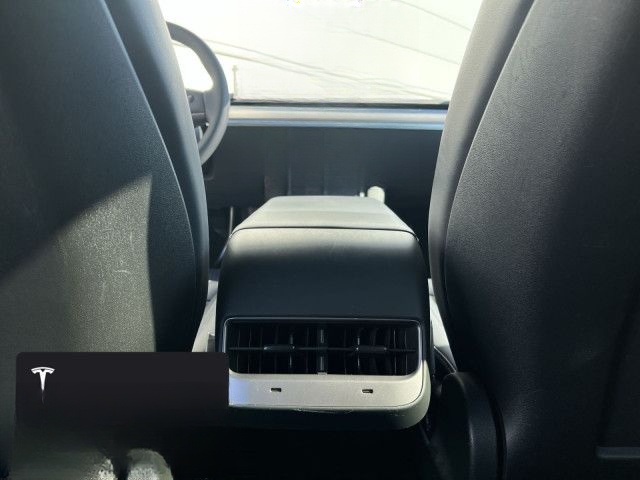 Tesla Model Y Long Range AWD foto 13
