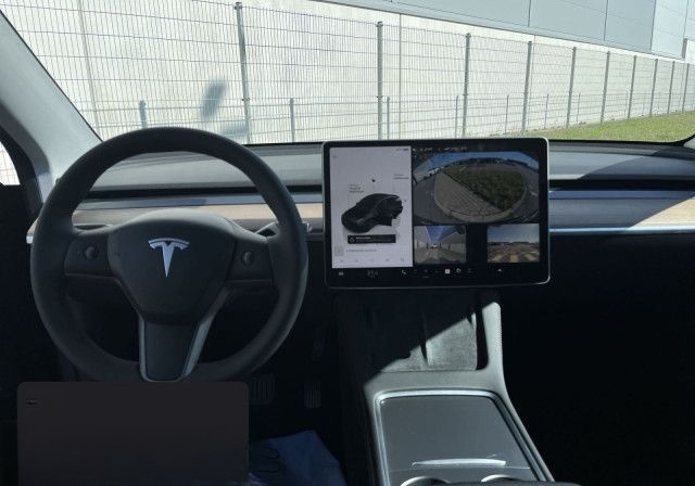 Tesla Model Y Long Range AWD foto 15