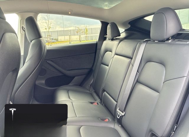 Tesla Model Y Long Range AWD foto 12