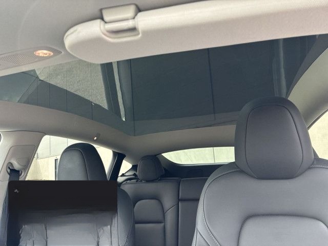 Tesla Model Y Long Range AWD foto 18