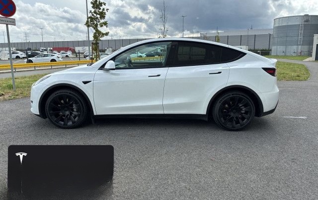 Tesla Model Y Long Range AWD foto 4