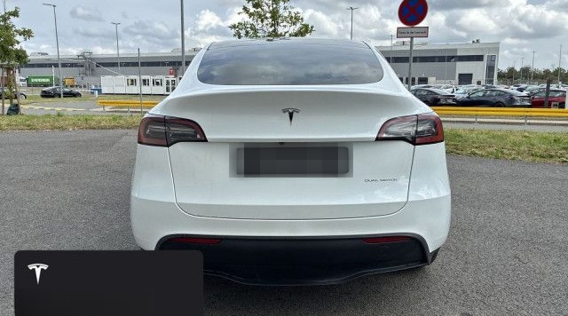 Tesla Model Y Long Range AWD foto 6