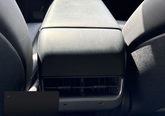 Tesla Model Y Long Range AWD foto 13