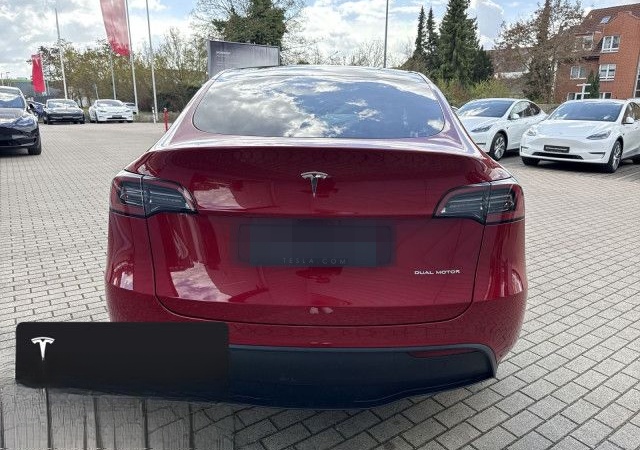 Tesla Model Y Long Range AWD foto 6